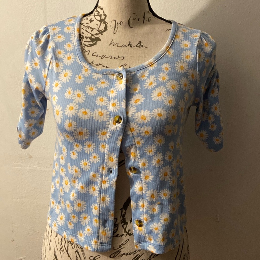 Daisy Print Scrunched Short Sleeve Shirt